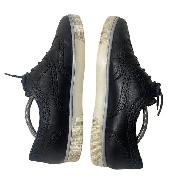 Christian Louboutin Low Top Golfito Flat Calf Men display picture 2
